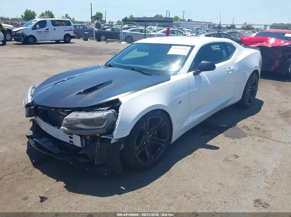 1G1FE1R72J0118742 2018 CHEVROLET CAMARO - Image 2