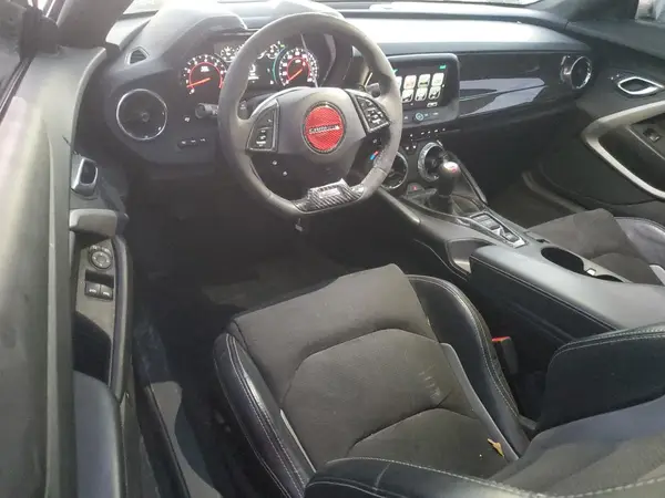 1G1FE1R72J0148372 2018 CHEVROLET CAMARO - Image 8