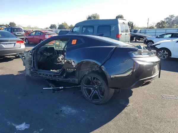 1G1FE1R72J0154866 2018 CHEVROLET CAMARO - Image 2