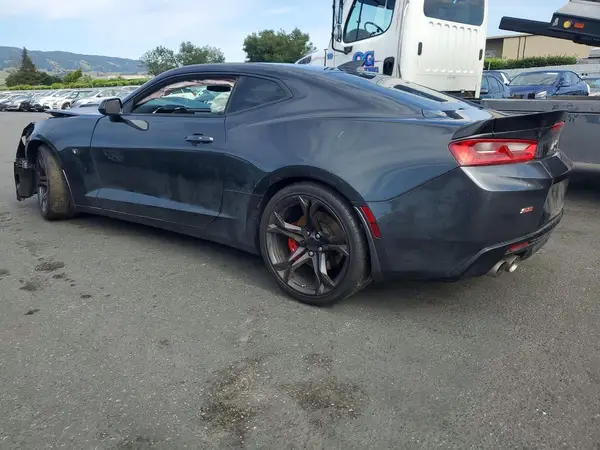 1G1FE1R72J0170159 2018 CHEVROLET CAMARO - Image 2