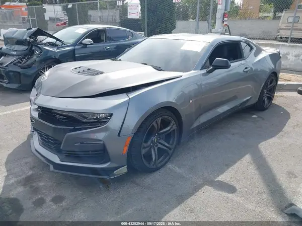 1G1FE1R72K0140676 2019 CHEVROLET CAMARO - Image 2