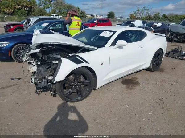 1G1FE1R72K0150852 2019 CHEVROLET CAMARO - Image 2