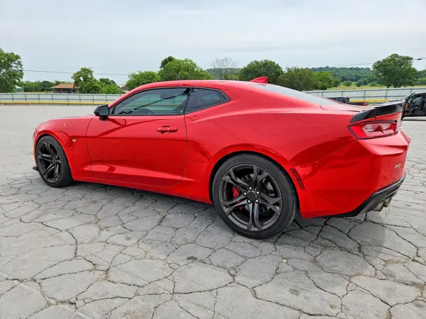 1G1FE1R73J0117650 2018 CHEVROLET CAMARO - Image 2
