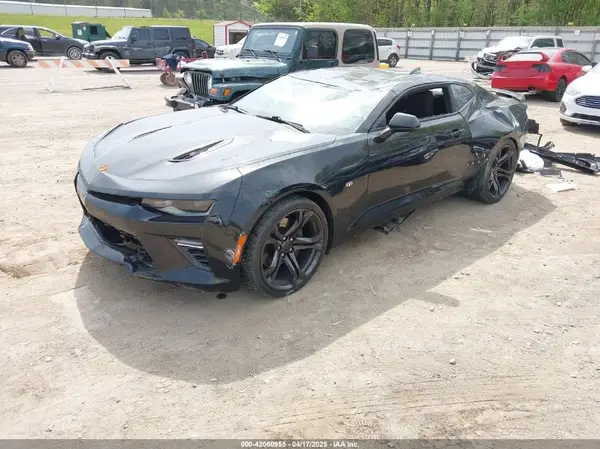 1G1FE1R73J0185978 2018 CHEVROLET CAMARO - Image 2