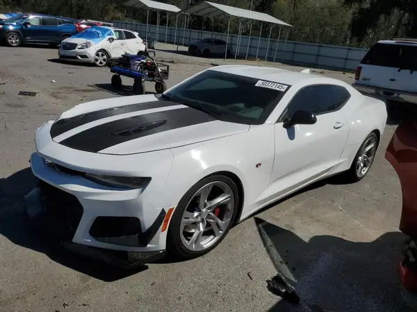 1G1FE1R74J0110352 2018 CHEVROLET CAMARO - Image 1