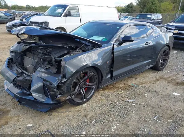 1G1FE1R74J0151094 2018 CHEVROLET CAMARO - Image 2