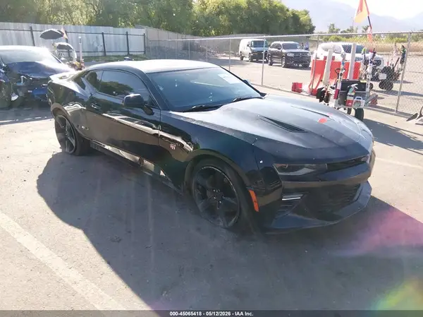 1G1FE1R77J0121751 2018 CHEVROLET CAMARO - Image 1