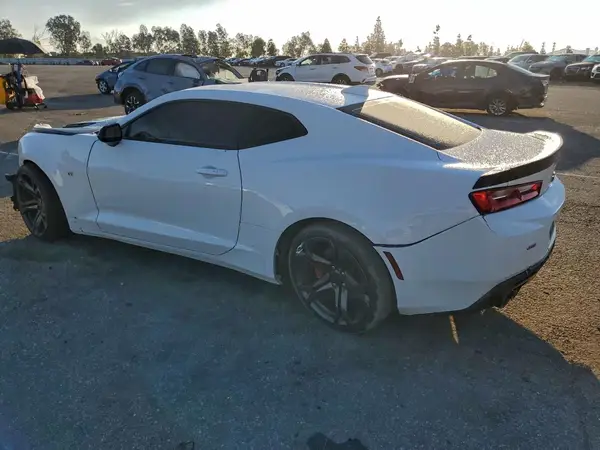 1G1FE1R78J0158596 2018 CHEVROLET CAMARO - Image 2