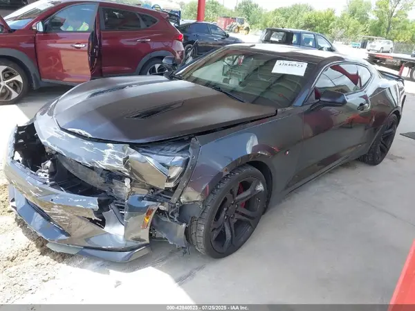 1G1FE1R79J0171227 2018 CHEVROLET CAMARO - Image 2