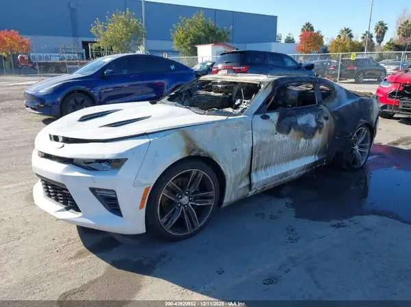 1G1FE1R7XH0139820 2017 CHEVROLET CAMARO - Image 2