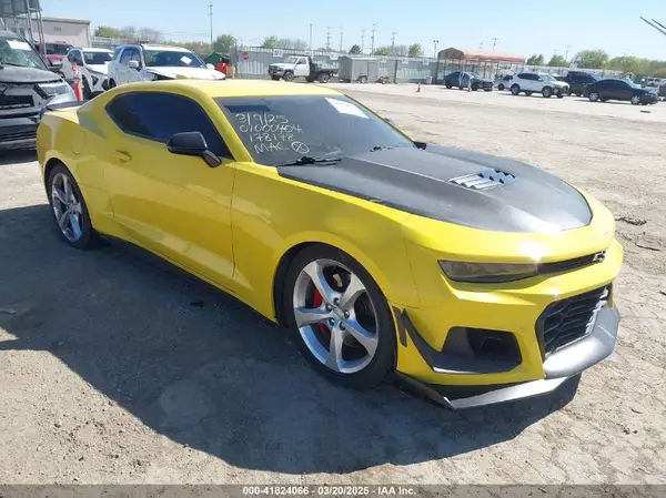 1G1FE1R7XH0178178 2017 CHEVROLET CAMARO - Image 1