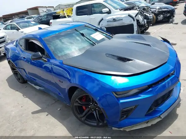 1G1FE1R7XJ0141654 2018 CHEVROLET CAMARO - Image 1