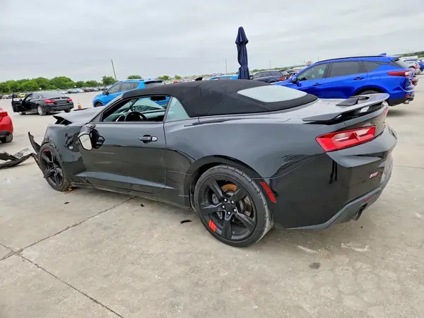 1G1FF3D73J0102565 2018 CHEVROLET CAMARO - Image 2