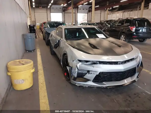 1G1FG1R71J0165268 2018 CHEVROLET CAMARO - Image 1