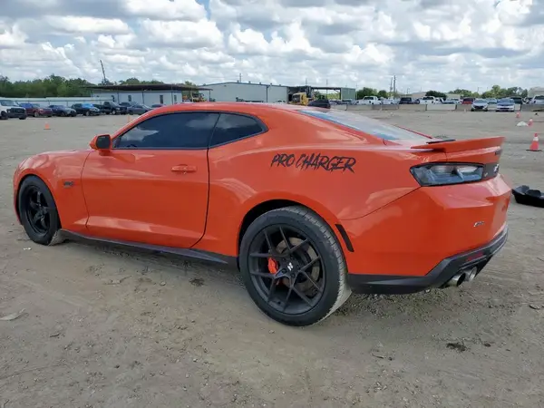 1G1FG1R74J0182842 2018 CHEVROLET CAMARO - Image 2