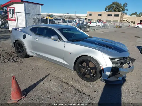 1G1FG1R75H0143851 2017 CHEVROLET CAMARO - Image 1