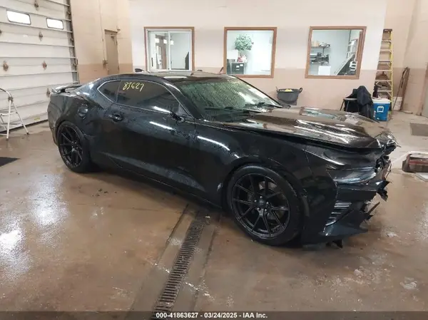 1G1FG1R76J0102070 2018 CHEVROLET CAMARO - Image 1