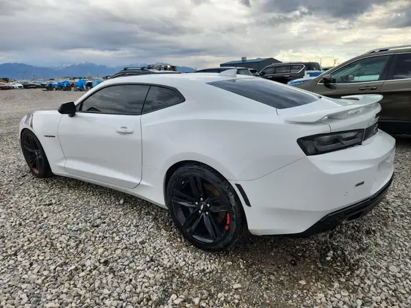1G1FG1R76J0186469 2018 CHEVROLET CAMARO - Image 2