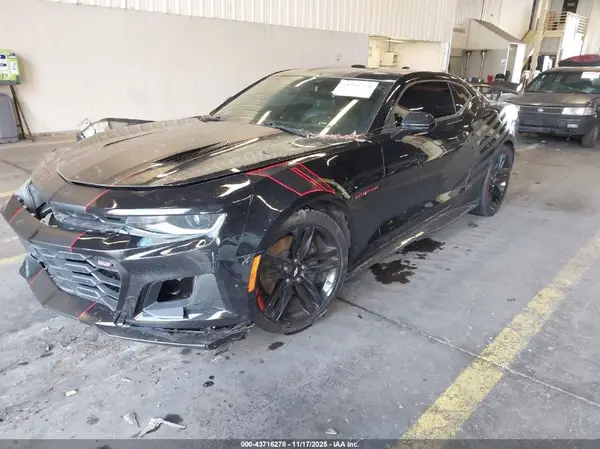 1G1FG1R79J0172811 2018 CHEVROLET CAMARO - Image 2