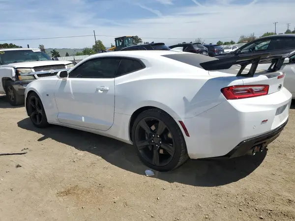 1G1FH1R74J0104011 2018 CHEVROLET CAMARO - Image 2