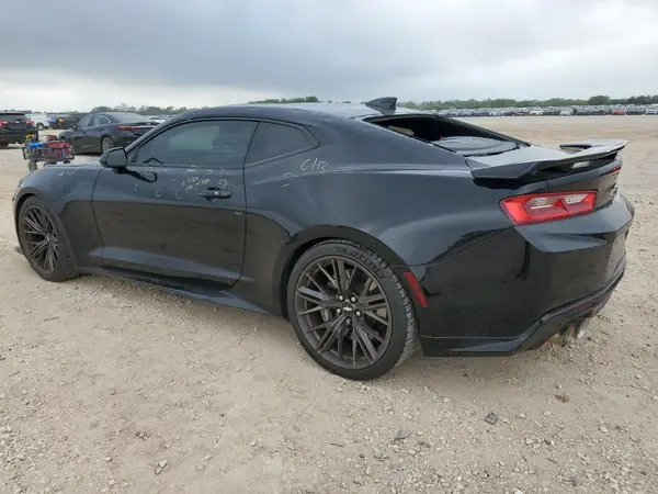 1G1FK1R62J0101987 2018 CHEVROLET CAMARO - Image 2