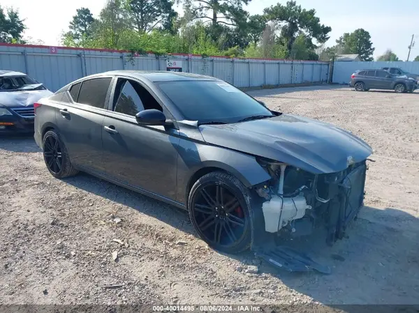 1G1JC6SH1F4118683 2019 NISSAN ALTIMA - Image 1