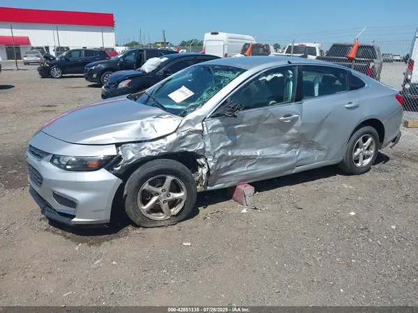 1G1ZB5ST1JF233687 2018 CHEVROLET MALIBU - Image 2