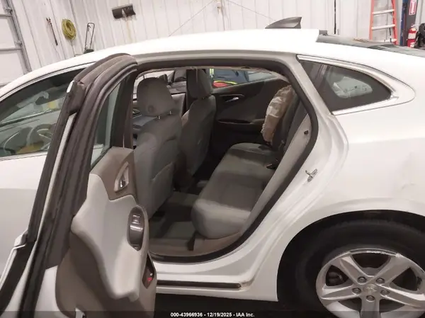 1G1ZB5ST1KF184282 2019 CHEVROLET MALIBU - Image 8