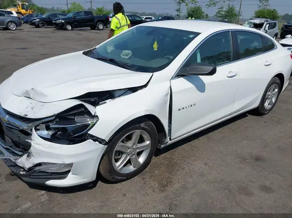 1G1ZB5ST3KF176829 2019 CHEVROLET MALIBU - Image 2