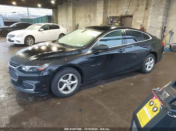 1G1ZB5ST4HF196113 2017 CHEVROLET MALIBU - Image 2