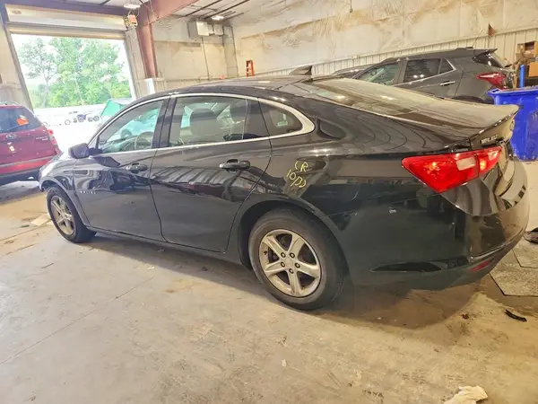 1G1ZB5ST4KF217906 2019 CHEVROLET MALIBU - Image 2