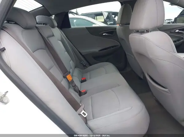 1G1ZB5ST5HF235517 2017 CHEVROLET MALIBU - Image 8