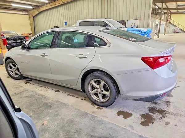 1G1ZB5ST5HF284510 2017 CHEVROLET MALIBU - Image 2