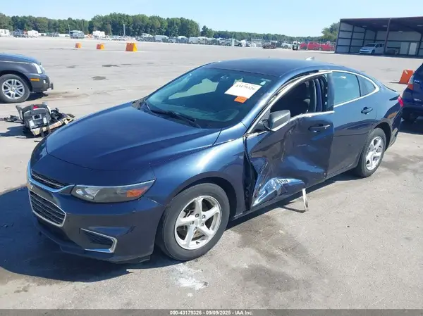 1G1ZB5ST7HF129375 2017 CHEVROLET MALIBU - Image 2