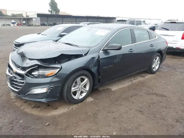 1G1ZB5ST8KF204205 2019 CHEVROLET MALIBU - Image 2