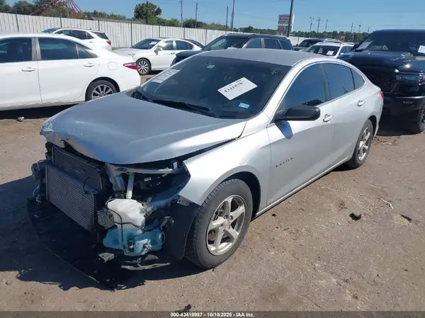 1G1ZC5ST0JF184687 2018 CHEVROLET MALIBU - Image 2