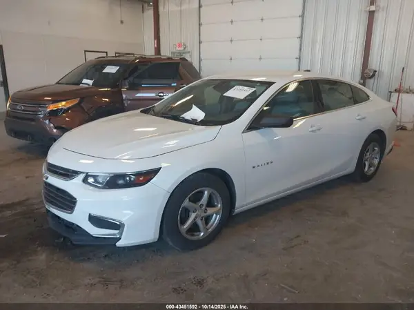 1G1ZC5ST1HF216072 2017 CHEVROLET MALIBU - Image 2