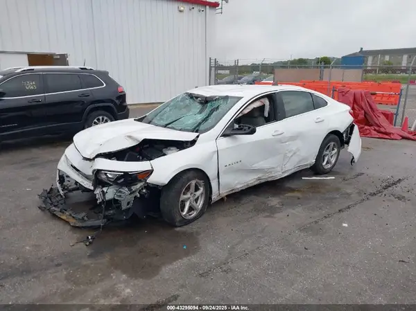 1G1ZC5ST2HF250375 2017 CHEVROLET MALIBU - Image 2