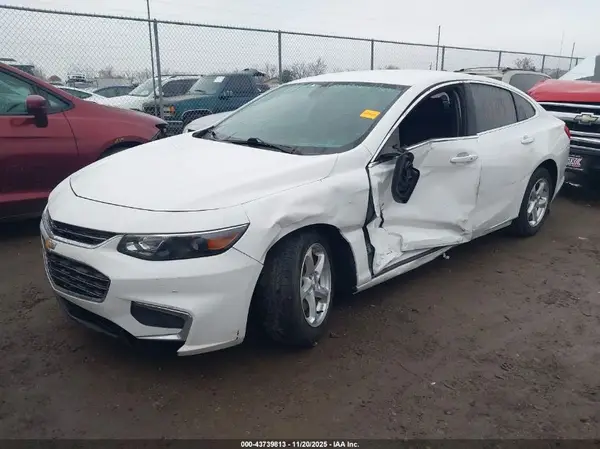1G1ZC5ST2JF191379 2018 CHEVROLET MALIBU - Image 2