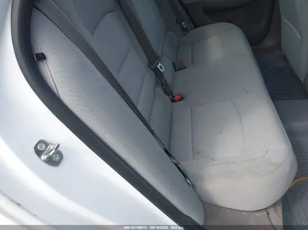 1G1ZC5ST2JF246574 2018 CHEVROLET MALIBU - Image 8
