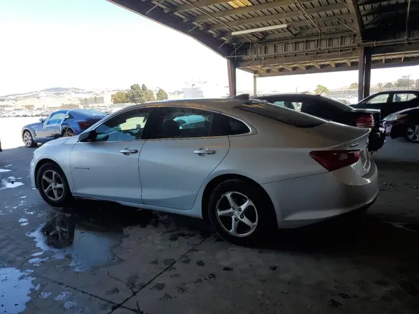 1G1ZC5ST3JF219111 2018 CHEVROLET MALIBU - Image 2