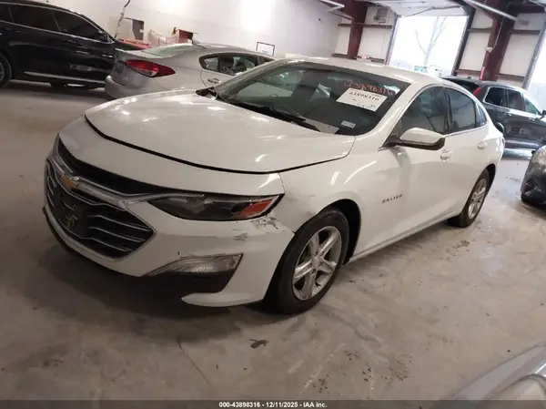 1G1ZC5ST8KF192084 2019 CHEVROLET MALIBU - Image 2