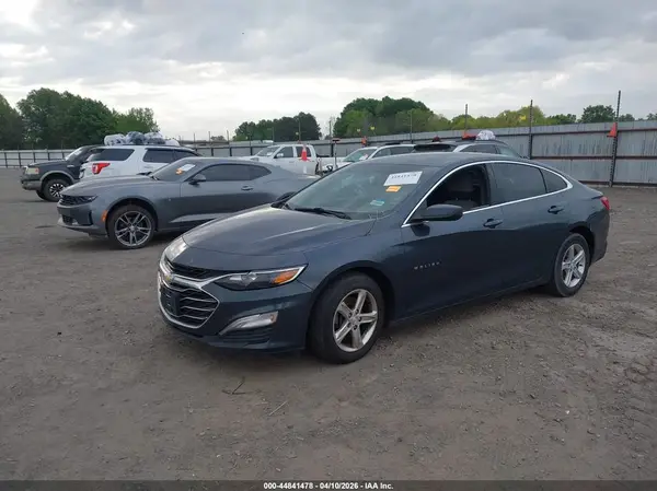 1G1ZC5ST9KF218014 2019 CHEVROLET MALIBU - Image 2