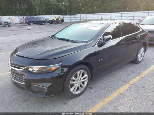 1G1ZD5ST0JF101952 2018 CHEVROLET MALIBU - Image 2