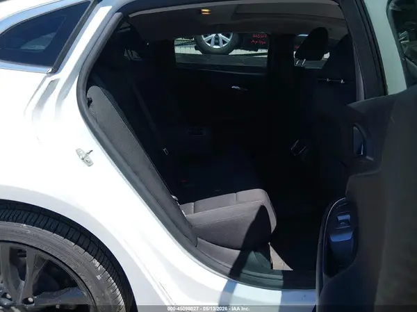 1G1ZD5ST0JF119805 2018 CHEVROLET MALIBU - Image 8