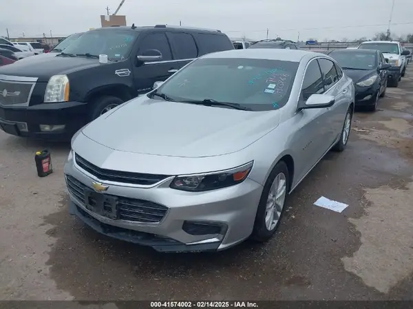 1G1ZD5ST0JF123868 2018 CHEVROLET MALIBU - Image 2