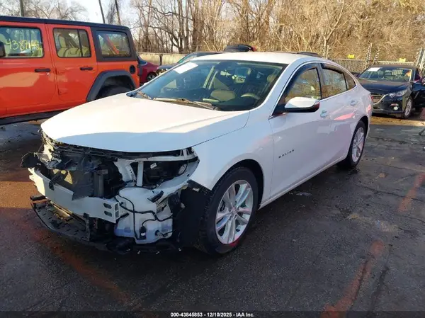1G1ZD5ST0JF138189 2018 CHEVROLET MALIBU - Image 2