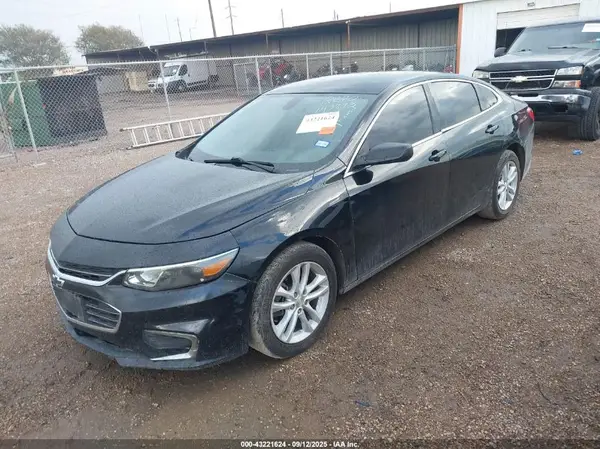 1G1ZD5ST0JF143893 2018 CHEVROLET MALIBU - Image 2