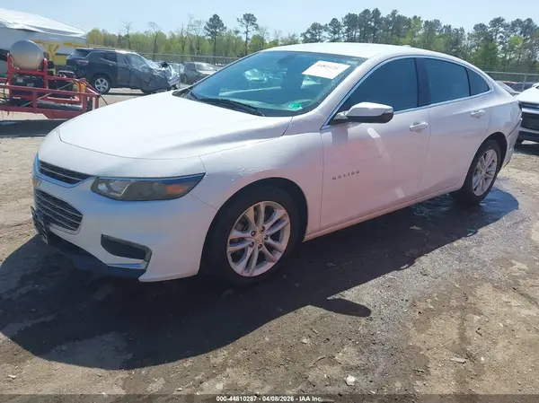 1G1ZD5ST0JF143991 2018 CHEVROLET MALIBU - Image 2