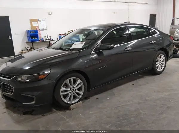 1G1ZD5ST0JF145854 2018 CHEVROLET MALIBU - Image 2
